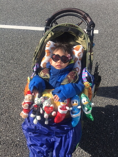 我が家のお出かけ あんちゃんも行けるところは一緒に行こうね ウエスト症候群 ケアチャネル